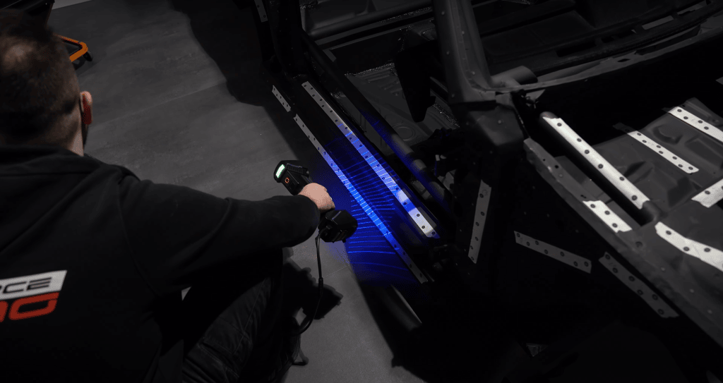 3D skenrianje Audi Quattro s Shining3D FreeScan UE Pro za potrebe vzvratnega inženiringa.